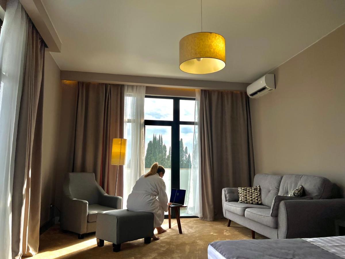 New Athos Abaash Hotel Afon מראה חיצוני תמונה